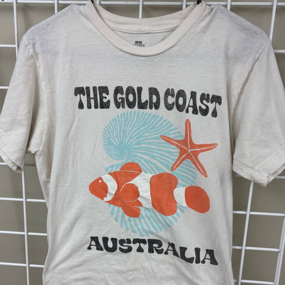 Australias Gold Coast short sleeve T-shirt size medium. No holes or stains.